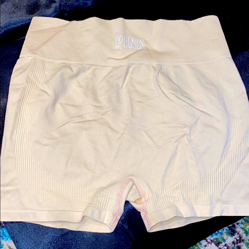 Short booty workout/ everyday wear seamless short